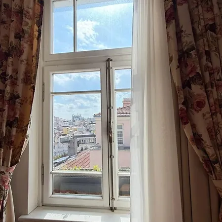 Corinne Art & Boutique Hotel-2
